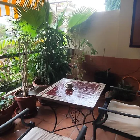 아파트 Calm 2br With Pool Balcony